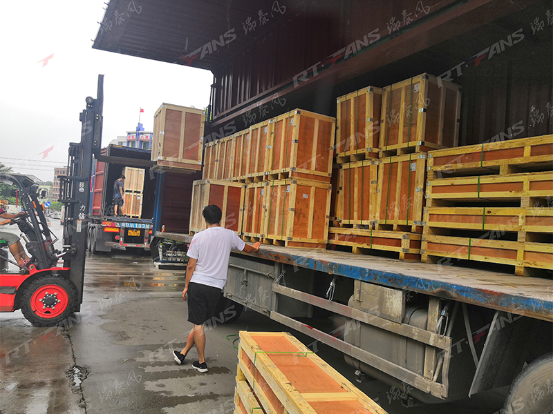 車間用工業(yè)風(fēng)扇廠家瑞泰風(fēng)有質(zhì)有量，發(fā)貨速度勢不可擋！